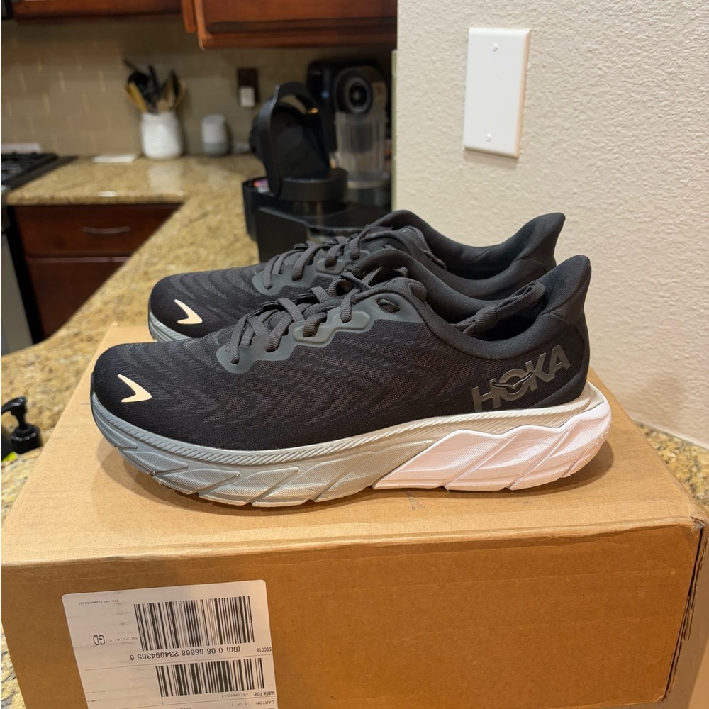 Men’s Hoka Arahi 6 size 8.5